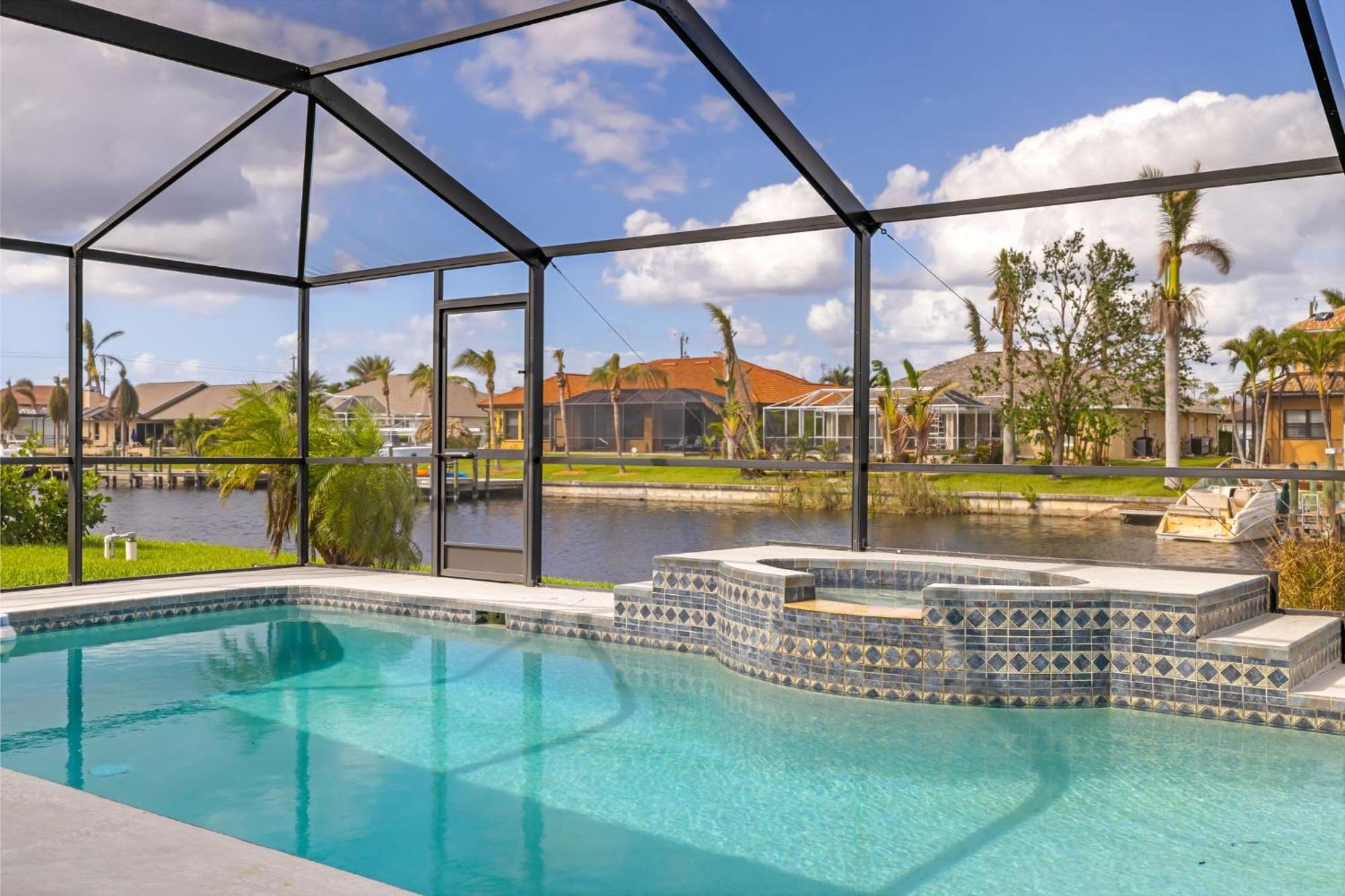 Fully Remodeled Electric-Heated Pool Home On Gulf-Access Canal - Villa Sunny Кейп-Корал Екстер'єр фото